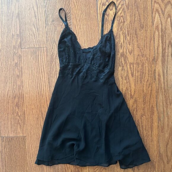 Soma Lace Cut Out Chemise Size Large  Black Sheer Bust Adjustable Straps - Picture 10 of 11